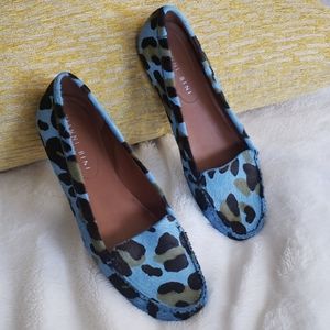 Gianni Bini blue leopard fur slip-ons